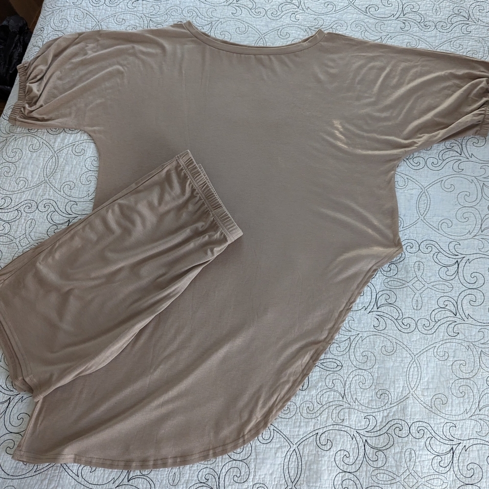 NWT 2-Piece Lounge Set